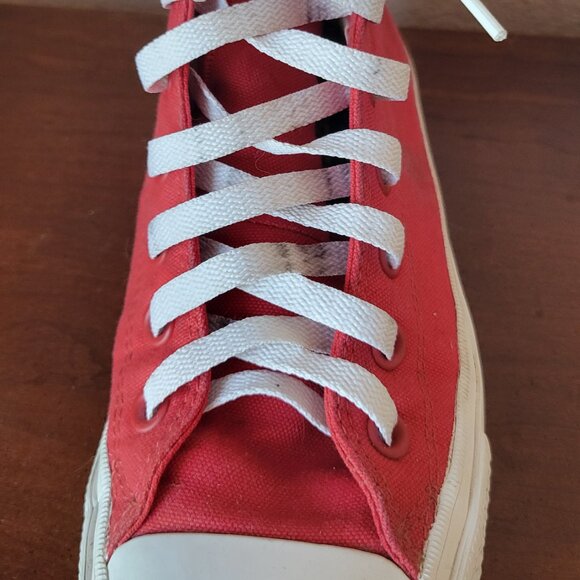 Chuck Taylor Red High Top Converse - Picture 9 of 12